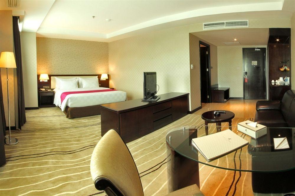 Four Points By Sheraton מדאן מראה חיצוני תמונה