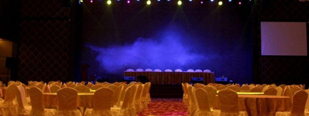Four Points By Sheraton מדאן מראה חיצוני תמונה